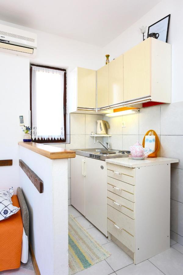 Apartments By The Sea Marusici, Omis - 1024 Mimice Exterior foto